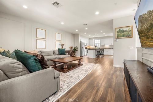 6998 Crimson Dr, Buena Park, CA, 90621-1175 | Card Image