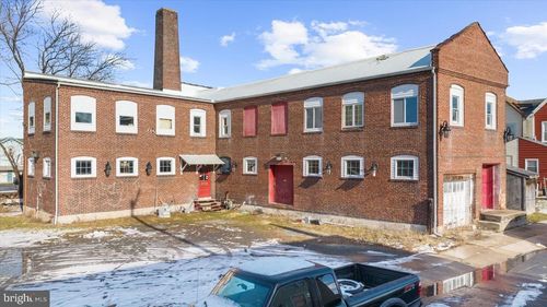 102 S Richmond St, FLEETWOOD, PA, 19522-1511 | Card Image