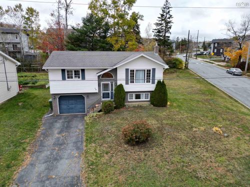 70 Trundle Cres, Middle Sackville, NS, B4E2X2 | Card Image
