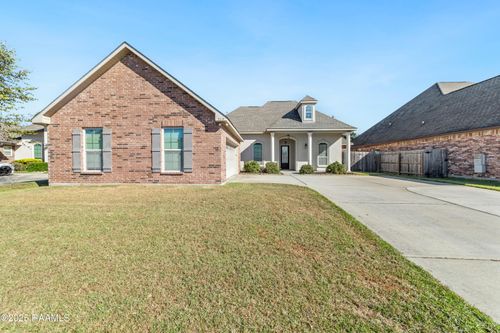 208 Meadowland Dr, Lafayette, LA, 70507-3565 | Card Image