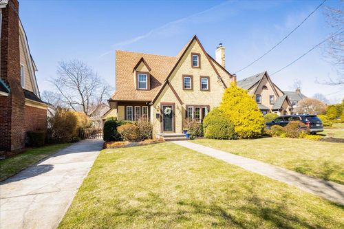 38 Stevens Ave, West Hempstead, NY, 11552-1719 | Card Image
