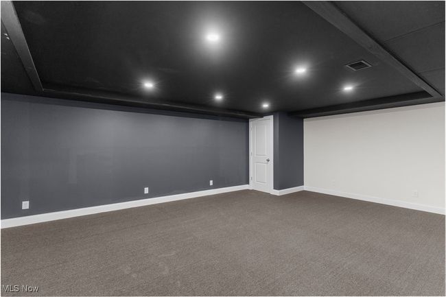 Entertainment room. | Image 28
