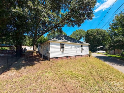 107 Drake St, Gastonia, NC, 28052-1418 | Card Image