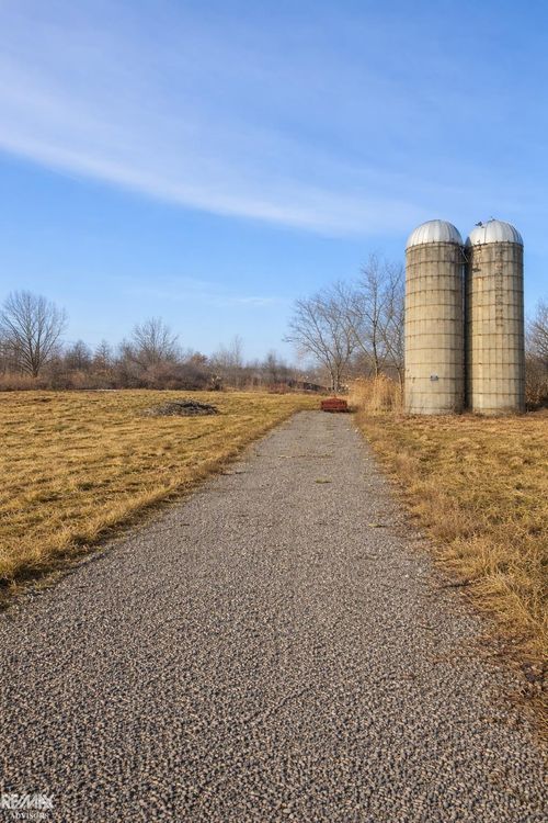 5082 Palms Rd, Casco, MI, 48064-3902 | Card Image