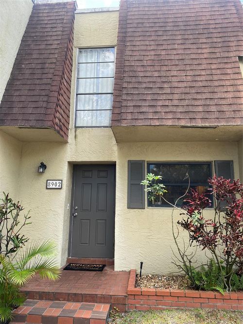 8902-8902 Palm Tree Ln, Pembroke Pines, FL, 33024-4610 | Card Image