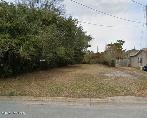 2108 Fisher St, Morehead City, NC, 28557-3549 | Card Image