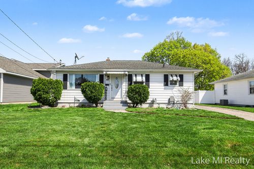 2884 Meyer Ave Sw, Wyoming, MI, 49519-2543 | Card Image