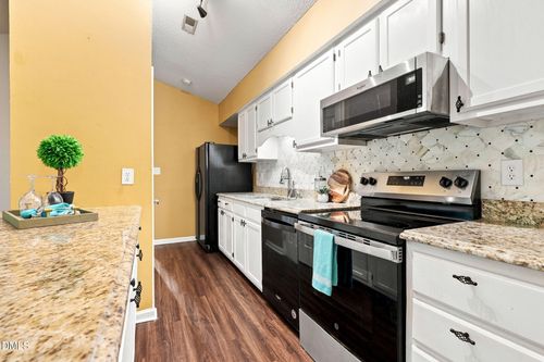 302-1300 Park Glen Dr, Raleigh, NC, 27610-1062 | Card Image