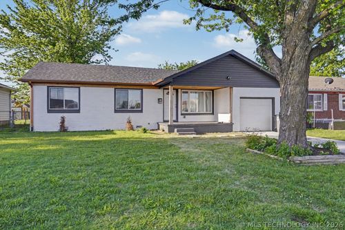 8018 E 1st St, Tulsa, OK, 74112-2130 | Card Image