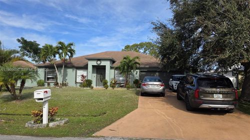 825 Se Cavern Ave, PORT SAINT LUCIE, FL, 34983-2773 | Card Image