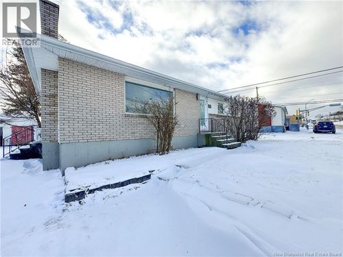 332 Kendra St, Moncton, NB, E1C4K4 | Card Image