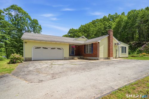 32 Chris Dr, Uncasville, CT, 06382-1137 | Card Image