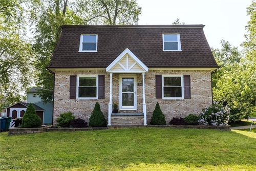 307 W Ingleside Drive, Coventry, OH, 44319 | Card Image