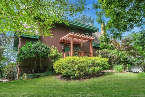 104 Crystal Beach Blvd, Moriches, NY, 11955-1907 | Card Image