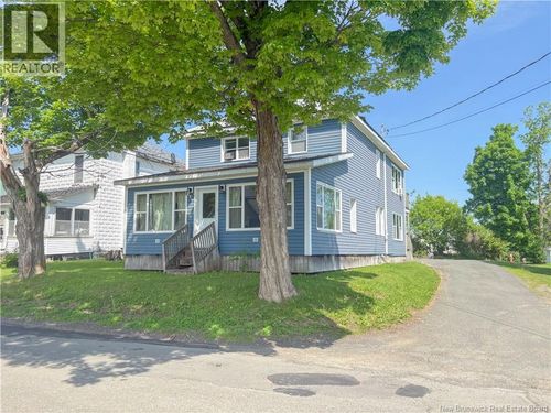 33 Hillcrest Ave, Hartland, NB, E7P1M7 | Card Image