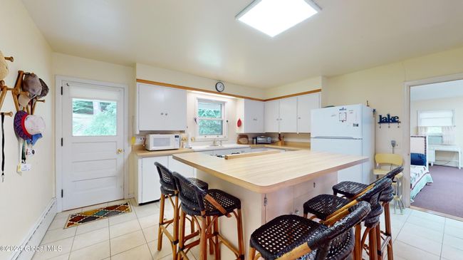 8 Sunrise Ct, House other with 3 bedrooms, 2 bathrooms and 6 parking in Silver Bay NY | Image 9