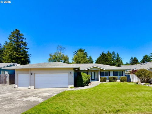 866 Jodee Ln, Brookings, OR, 97415-9064 | Card Image