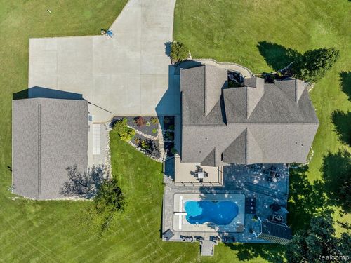 11068 Meadowview Dr, Goodrich, MI, 48438-8702 | Card Image