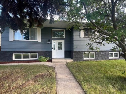 1641 7 Avenue, Wainwright, AB, T9W1J1 | Card Image