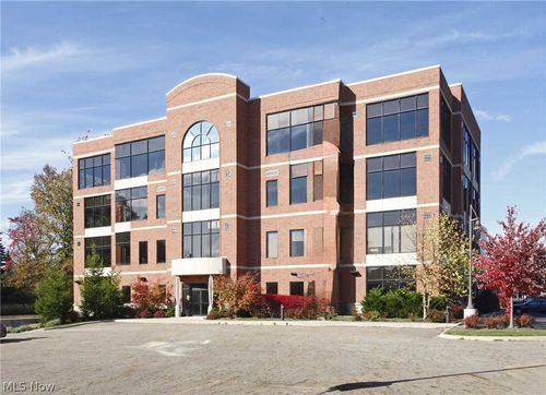 102-822 Kumho Drive, Fairlawn, OH, 44333 | Card Image