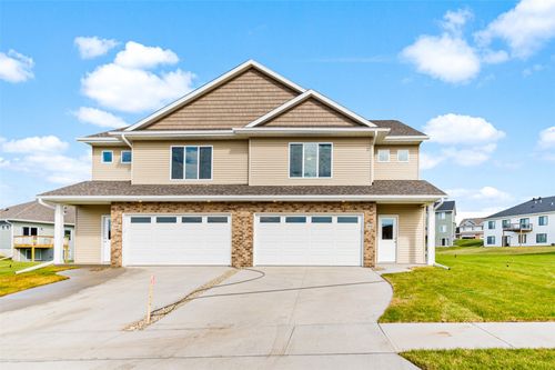 1420 Winterberry Ln, North Liberty, IA, 52317-6250 | Card Image