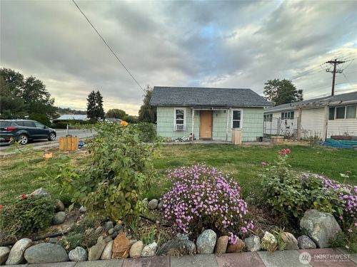 122 4th Ave W, Omak, WA, 98841 | Card Image