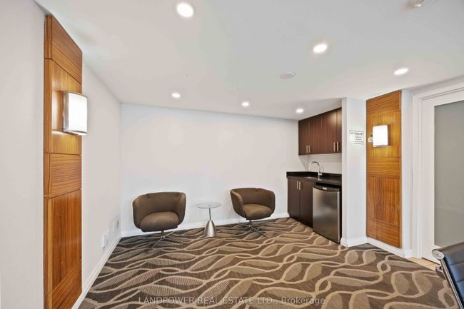 1017 - 230 Queens Quay W, Condo with 2 bedrooms, 1 bathrooms and null parking in Toronto ON | Image 35