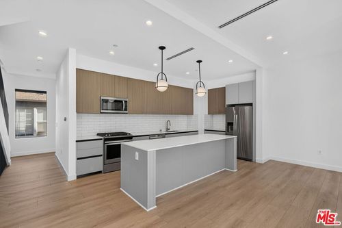 b-2019 Preuss Rd, Los Angeles, CA, 90034-4248 | Card Image