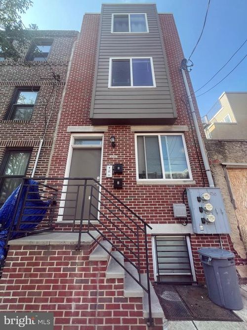 a-2542 Ellsworth St, PHILADELPHIA, PA, 19146-3927 | Card Image