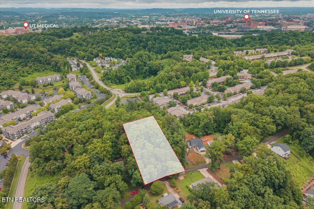 Land in Knoxville
