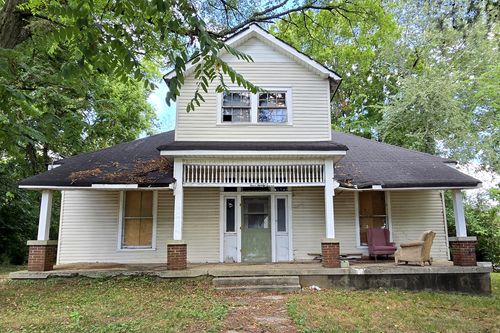 437 Hickman St, Columbia, TN, 38401-4028 | Card Image