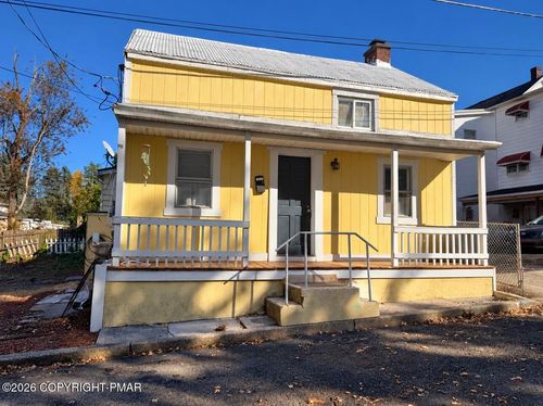 17 Holland St, Nesquehoning, PA, 18240-1207 | Card Image