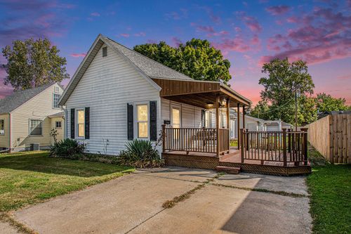 509 Magnolia St, Three Oaks, MI, 49128-1235 | Card Image