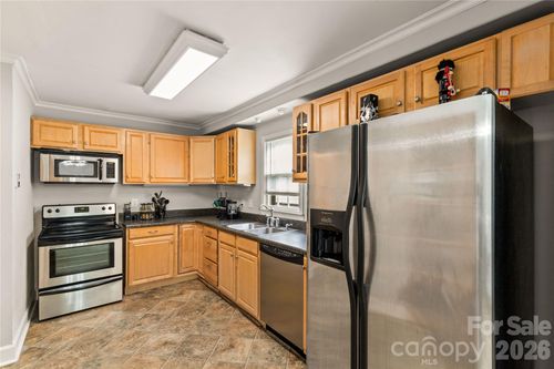 6-2222 Yorkhills Dr, Charlotte, NC, 28217-8915 | Card Image