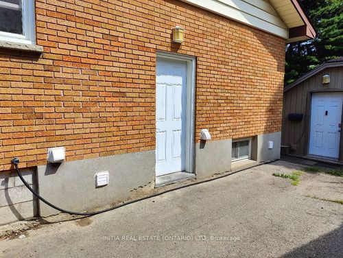 83 Britannia Ave, London, ON, N6H2J3 | Card Image
