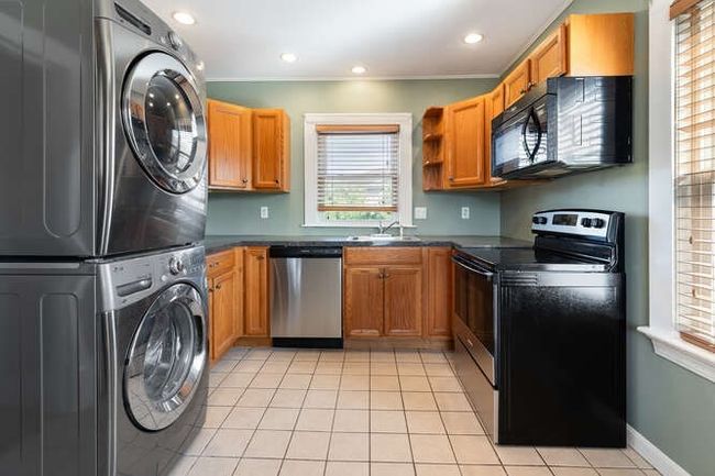 10 Conant St, Home with 5 bedrooms, 2 bathrooms and 4 parking in Beverly MA | Image 32
