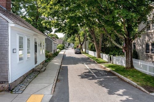 20 Cannon St, Mattapoisett, MA, 02739-2606 | Card Image