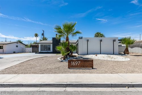 1697 Silver Mesa Way, Las Vegas, NV, 89169-2572 | Card Image