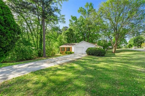 2254 Lisbon Ln, Jonesboro, GA, 30236-2640 | Card Image
