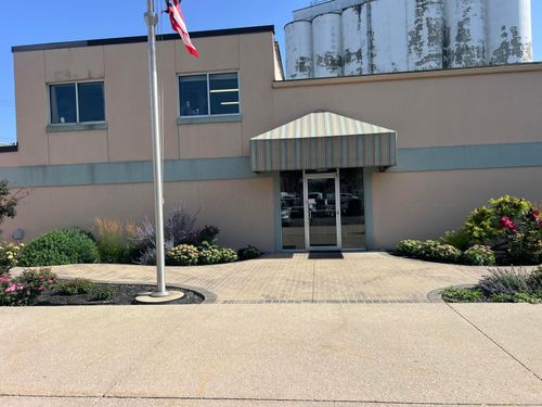 b2-232 N Main St, Marysville, OH, 43040-1160 | Card Image