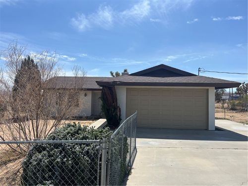 58573 Sunflower Dr, Yucca Valley, CA, 92284-1277 | Card Image