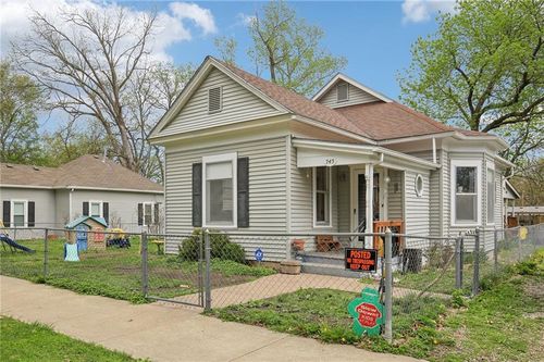 743 S Locust St, Ottawa, KS, 66067-2834 | Card Image