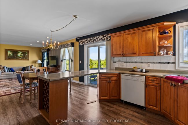 374 Niagara Stone Rd, House other with 5 bedrooms, 3 bathrooms and 6 parking in Niagara on the Lake ON | Image 14