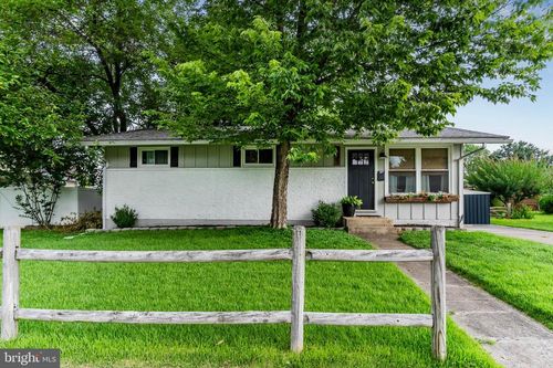 4903 Charles Rd, MECHANICSBURG, PA, 17050-3037 | Card Image