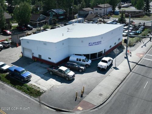 269 Illinois St, Fairbanks, AK, 99701-2908 | Card Image
