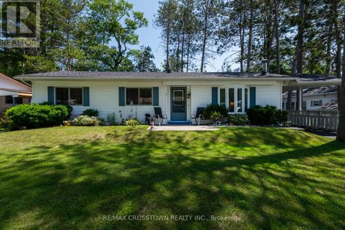 3 Carruthers St N, Wasaga Beach, ON, L9Z1K2 | Card Image