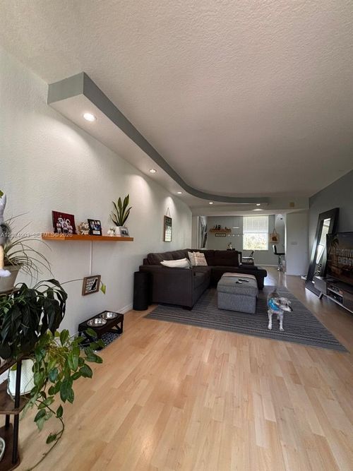 308-8411 Forest Hills Dr, Coral Springs, FL, 33065-5484 | Card Image