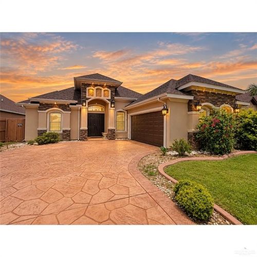 606 W 27th St, Mission, TX, 78574-7787 | Card Image