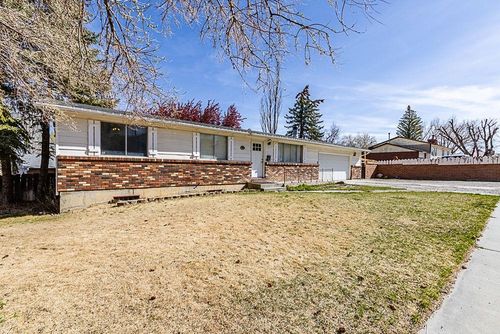 671 Big Horn St, Rock Springs, WY, 82901-7300 | Card Image