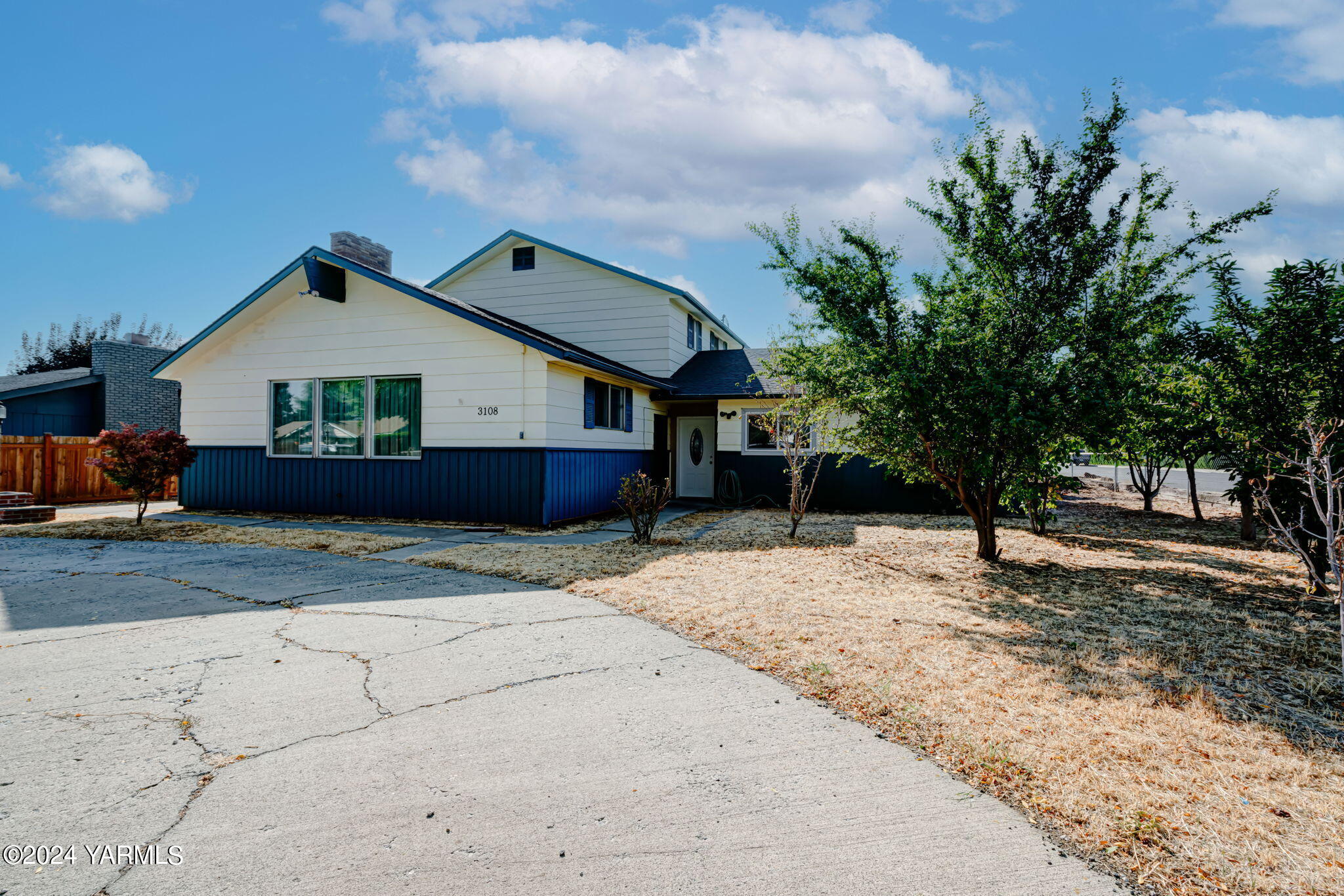 Viola Ave, Yakima, WA 98902